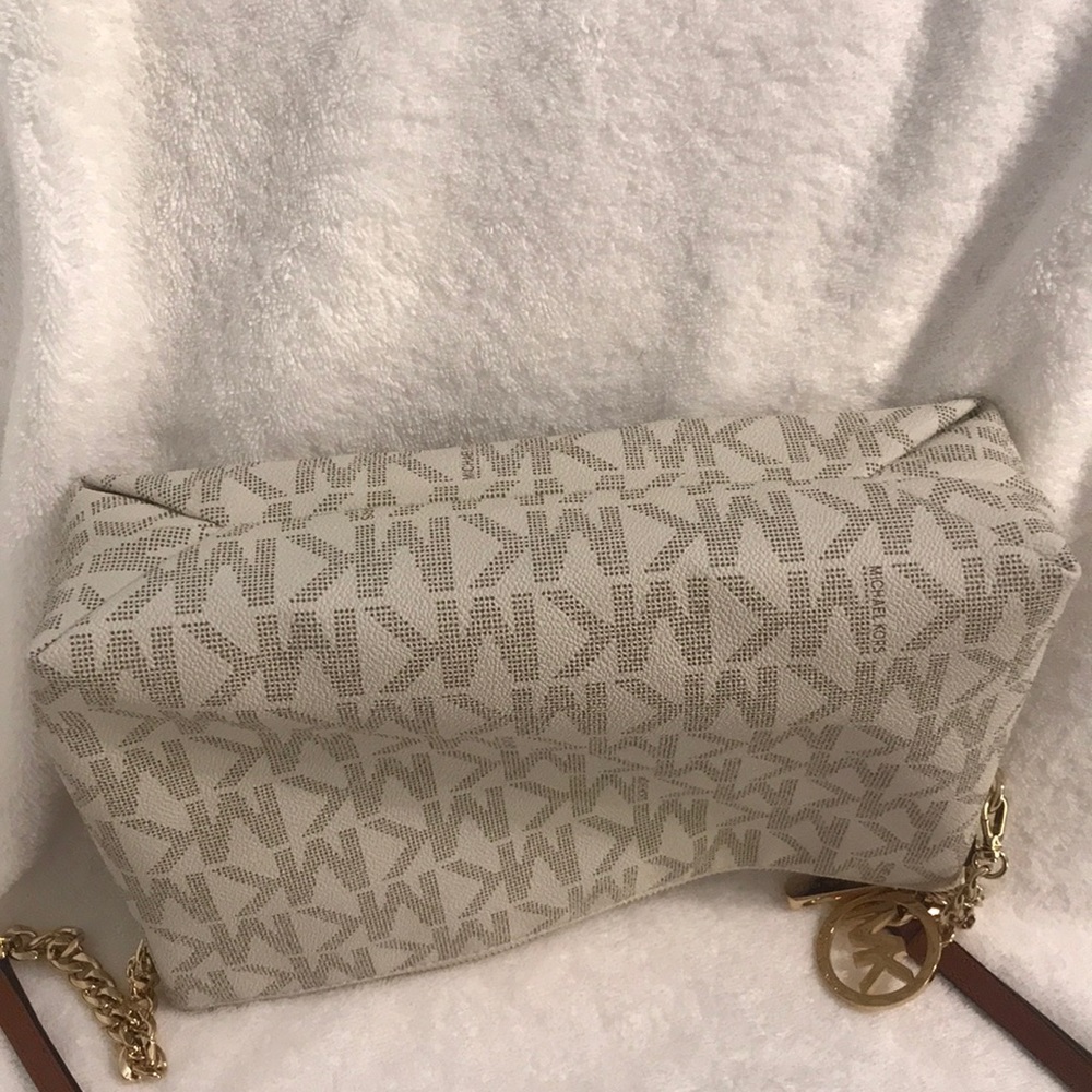 Michael Kors purse - Picture 3 of 4